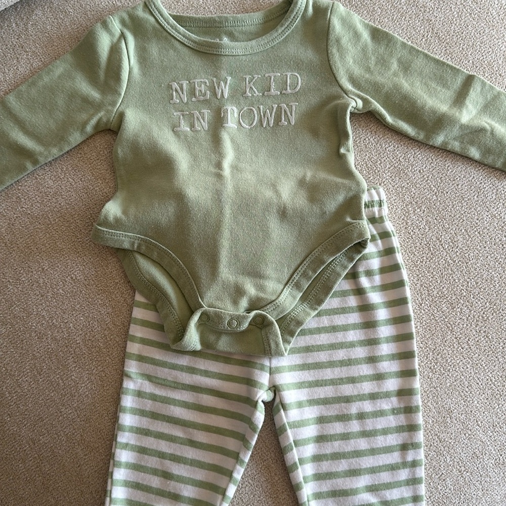 NEW 2 Piece Outfit